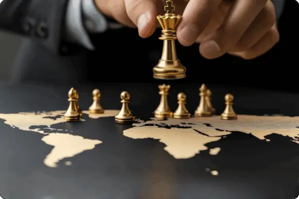 carte du monde avec échiquier représentant les stratégie d'optimisation fiscal parmis tout les pays